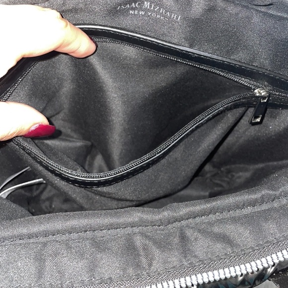 🖤Isaac Mizrahi Purse🖤 - Picture 8 of 10